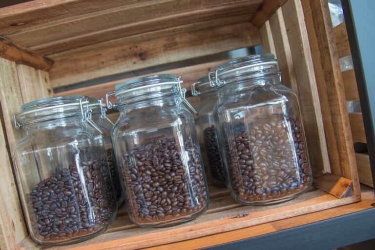 Guía para almacenar café en grano de manera adecuada.