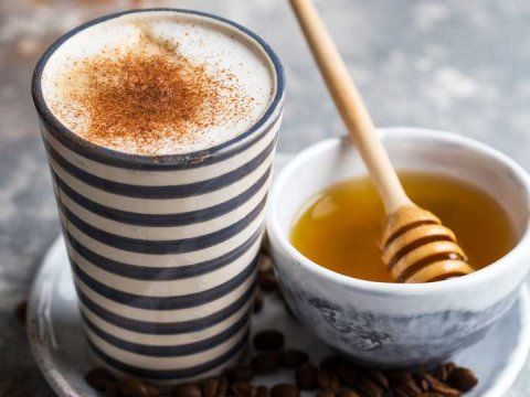 Receta de Café con miel y nuez moscada