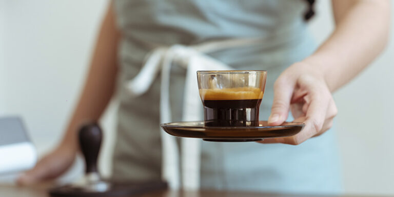 ¿El café es adictivo Explorando la cafeína y la adicción.